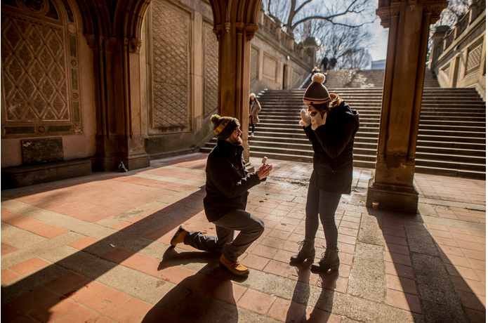 a man proposing to a lady